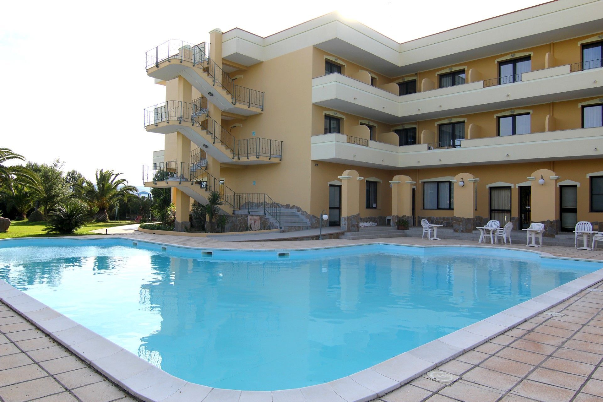 vista sinitra piscina hotel cala dei pini